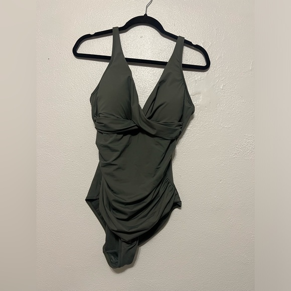 NWT Sea Level Cross Front One-Piece Swimsuit MSRP $115 - Picture 4 of 8